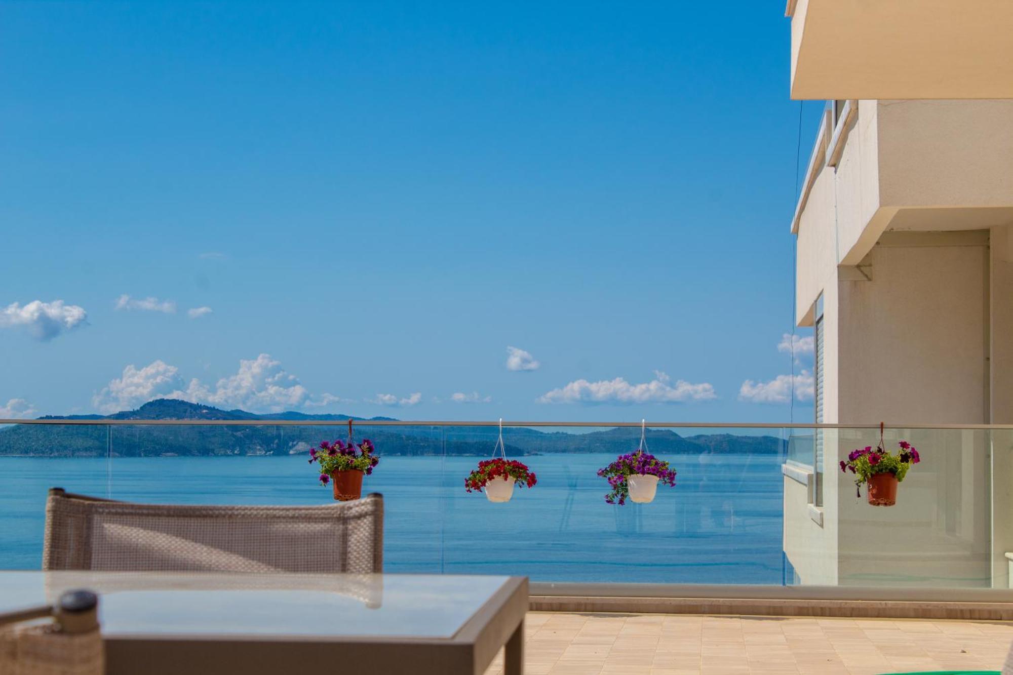 Luxury Sea View Apartaments Saranda Extérieur photo